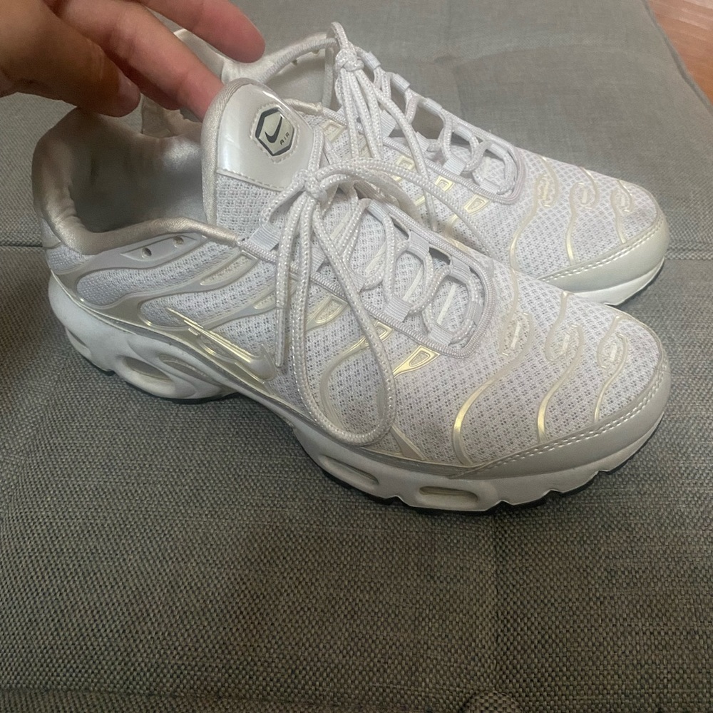 White Nike air max tn